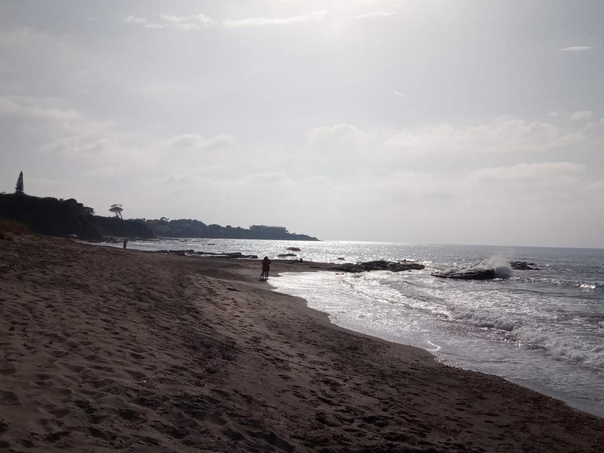 Stanza In Villa Con Giardino Vista Mare Cefalù Buitenkant foto