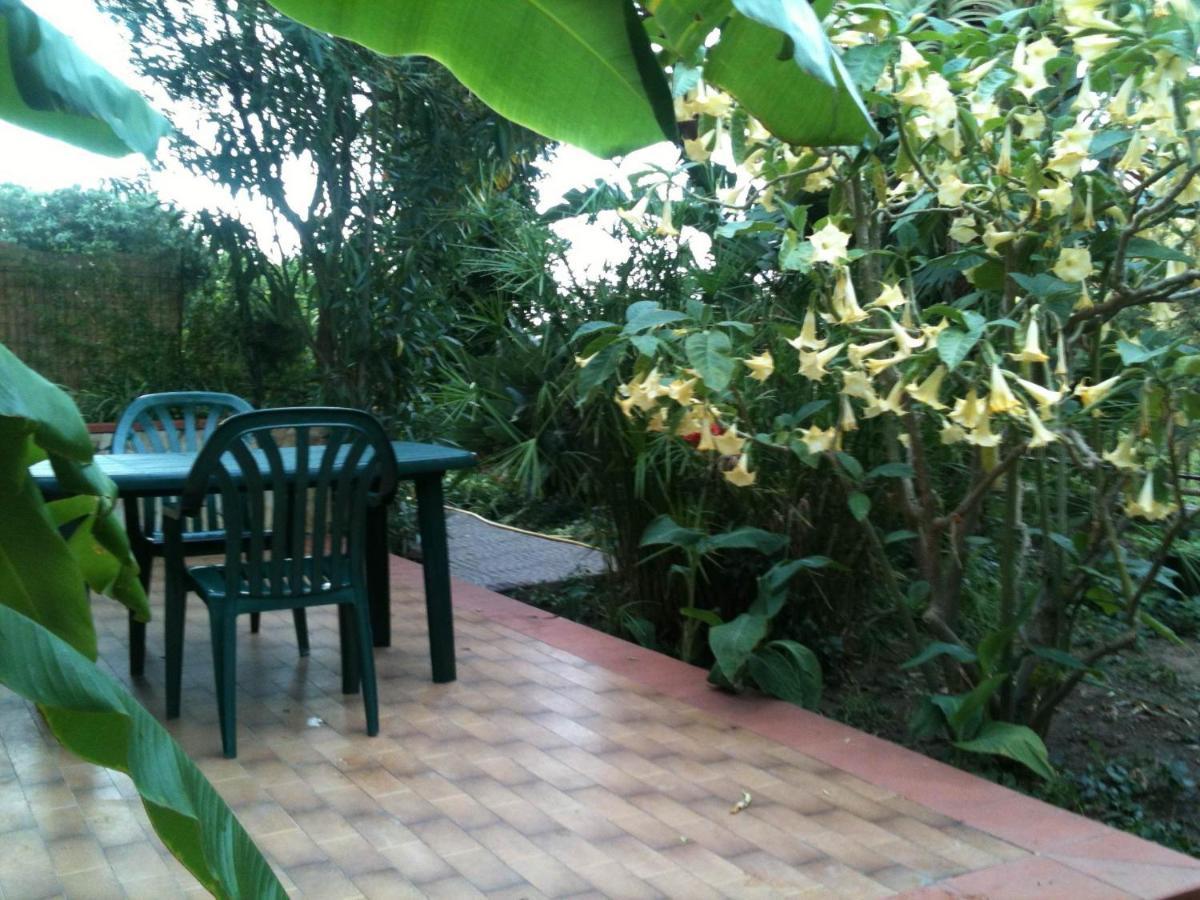 Stanza In Villa Con Giardino Vista Mare Cefalù Buitenkant foto