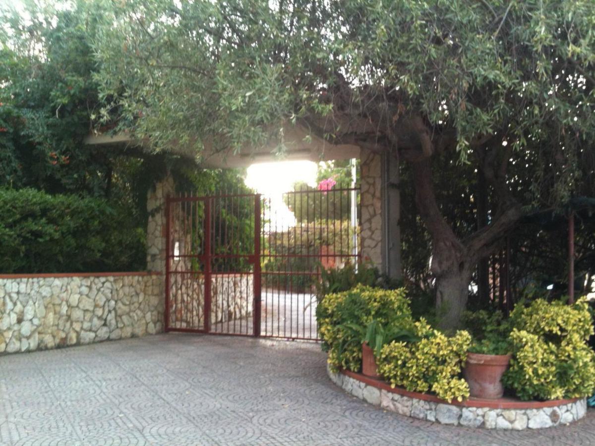 Stanza In Villa Con Giardino Vista Mare Cefalù Buitenkant foto
