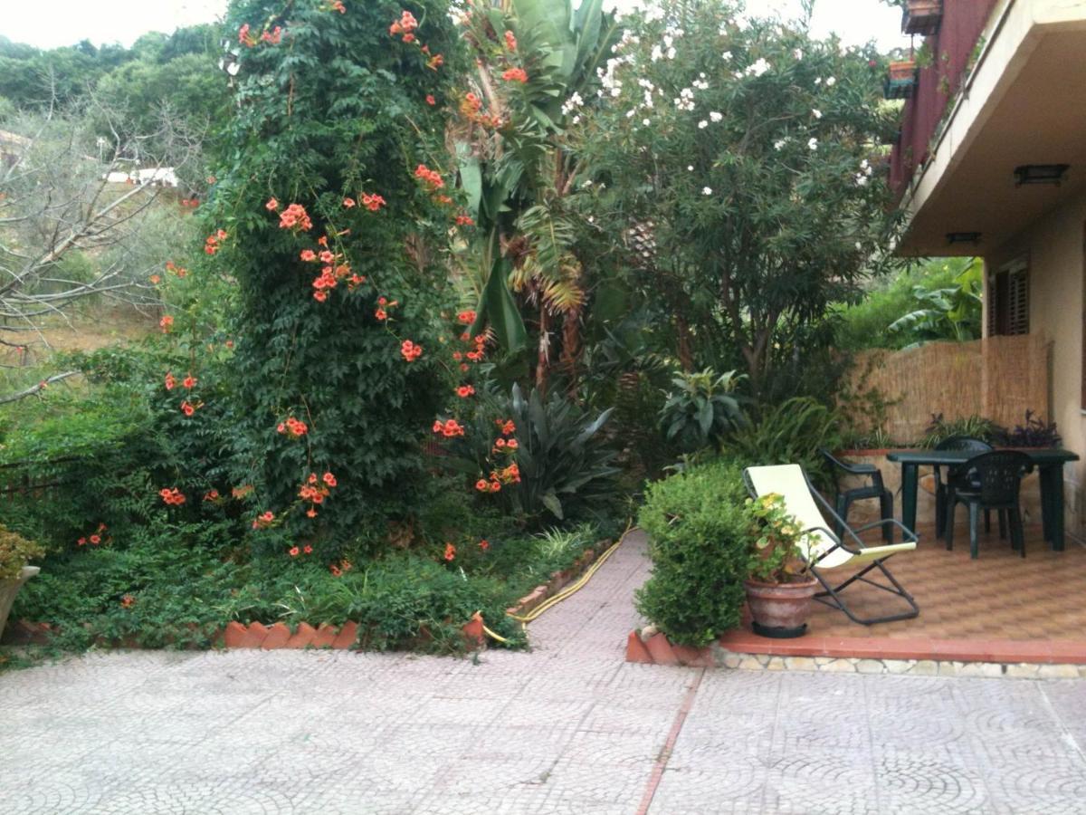 Stanza In Villa Con Giardino Vista Mare Cefalù Buitenkant foto