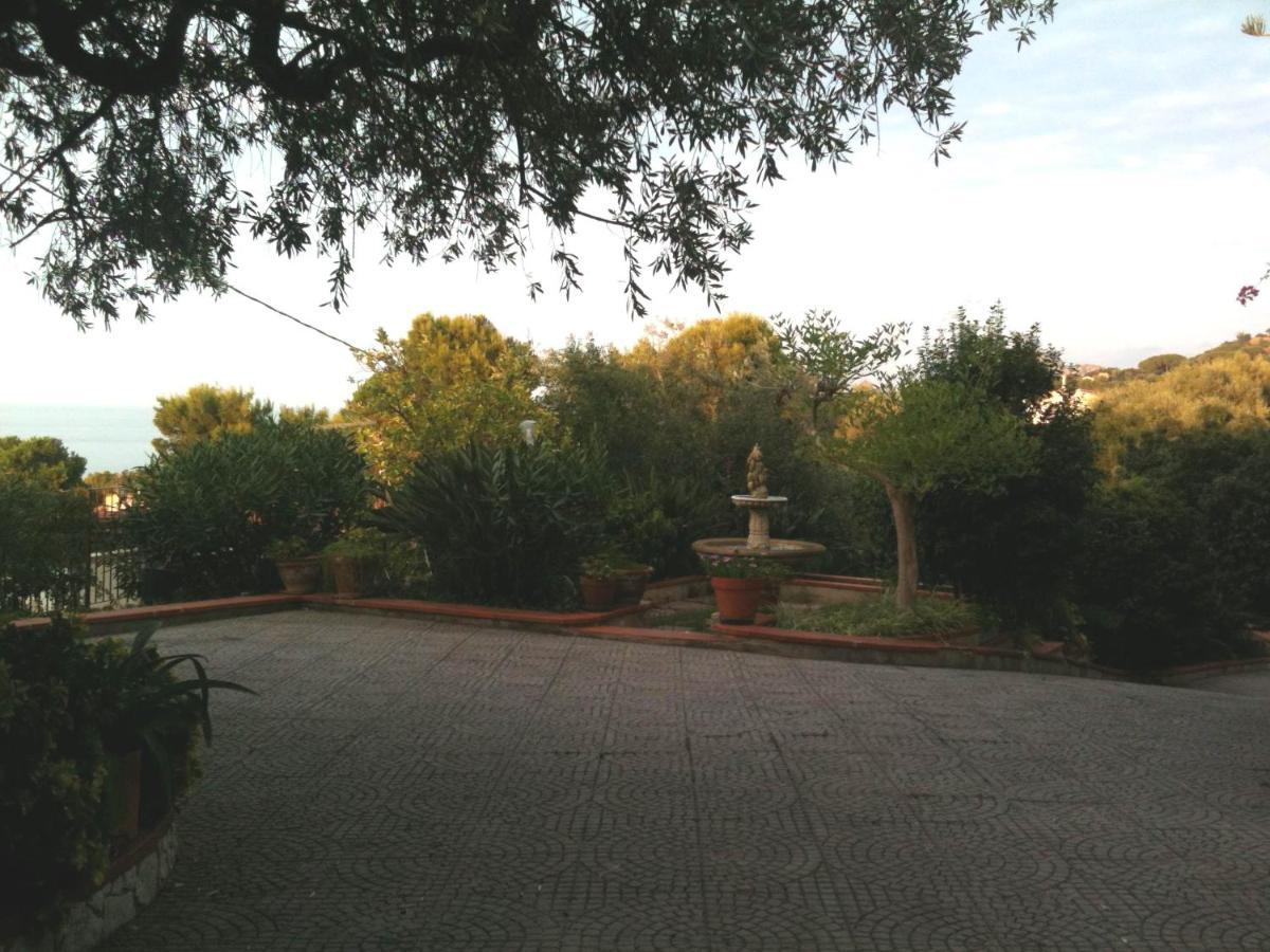 Stanza In Villa Con Giardino Vista Mare Cefalù Buitenkant foto