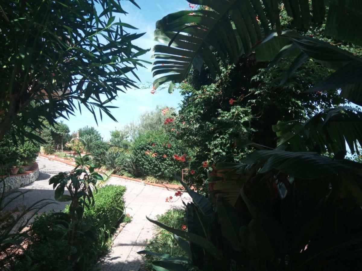 Stanza In Villa Con Giardino Vista Mare Cefalù Buitenkant foto