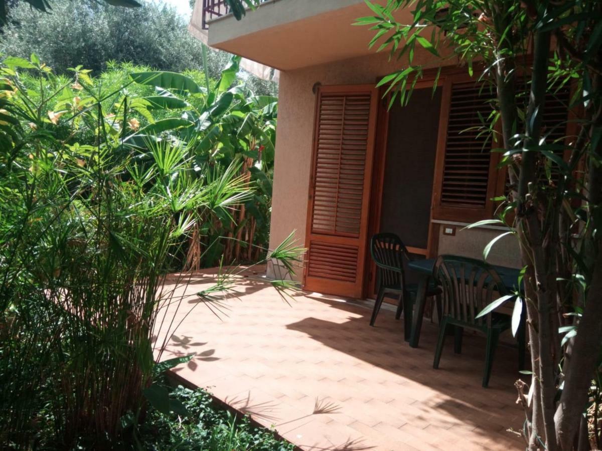 Stanza In Villa Con Giardino Vista Mare Cefalù Buitenkant foto