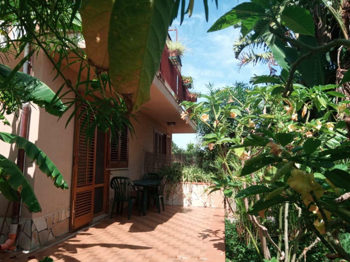 Stanza In Villa Con Giardino Vista Mare Cefalù Buitenkant foto