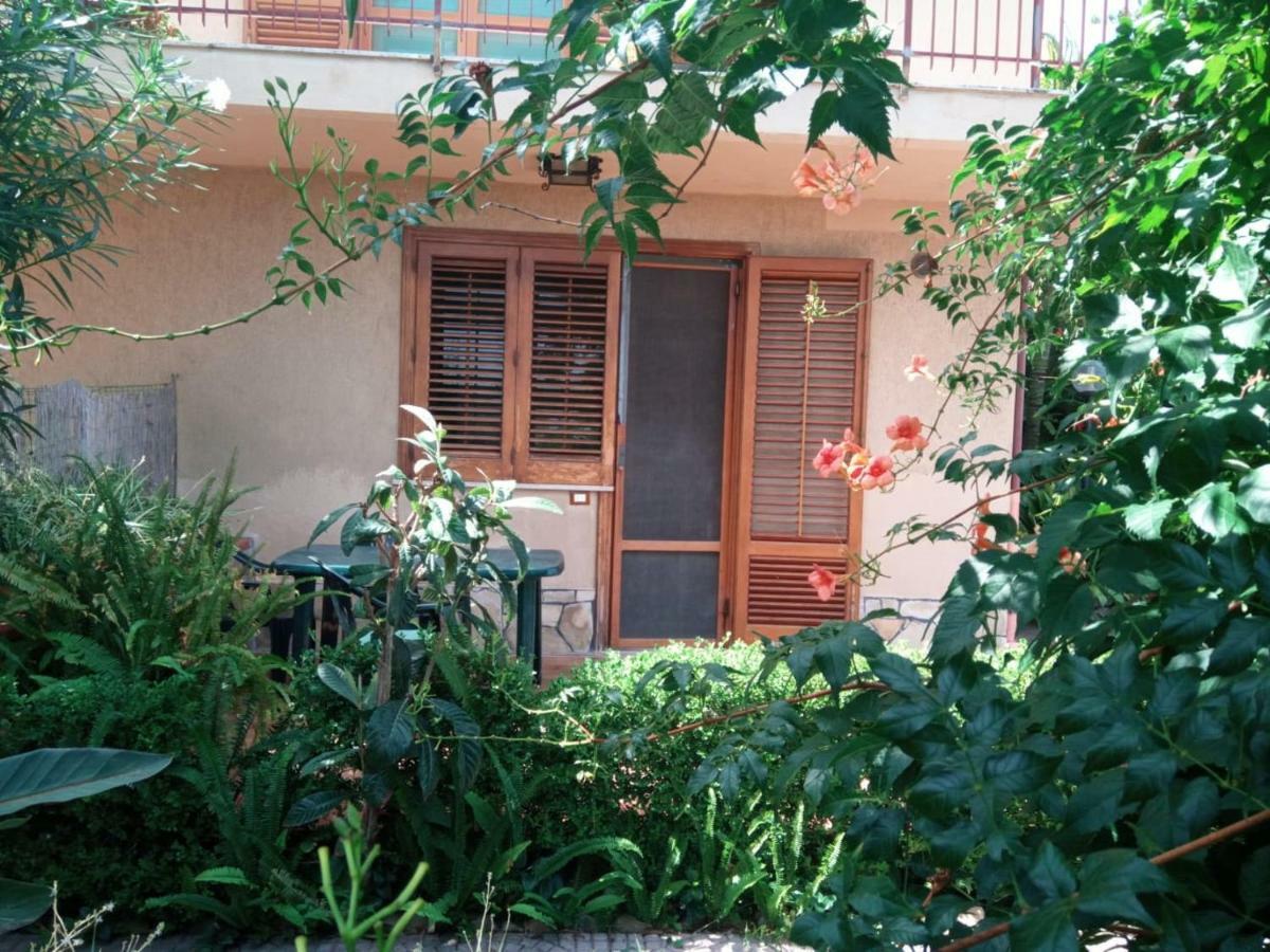 Stanza In Villa Con Giardino Vista Mare Cefalù Buitenkant foto