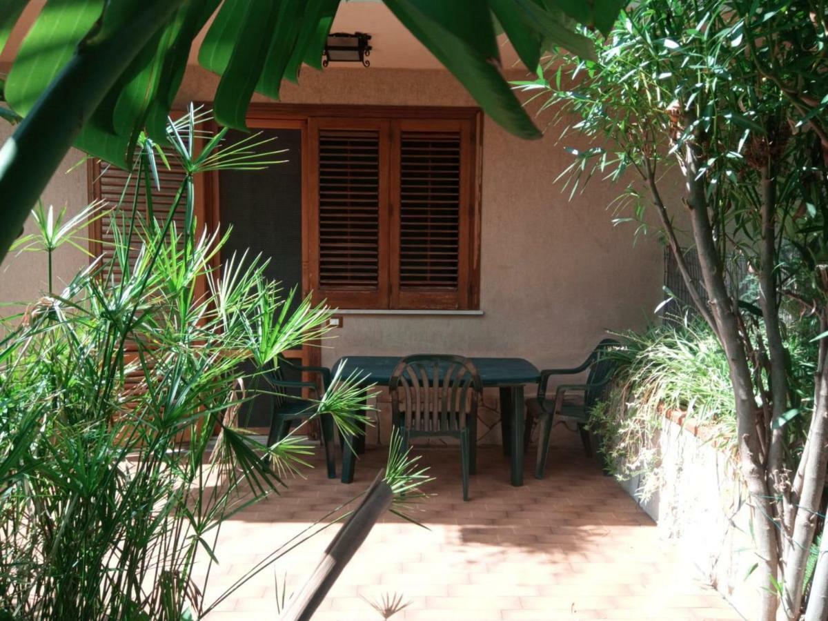 Stanza In Villa Con Giardino Vista Mare Cefalù Buitenkant foto